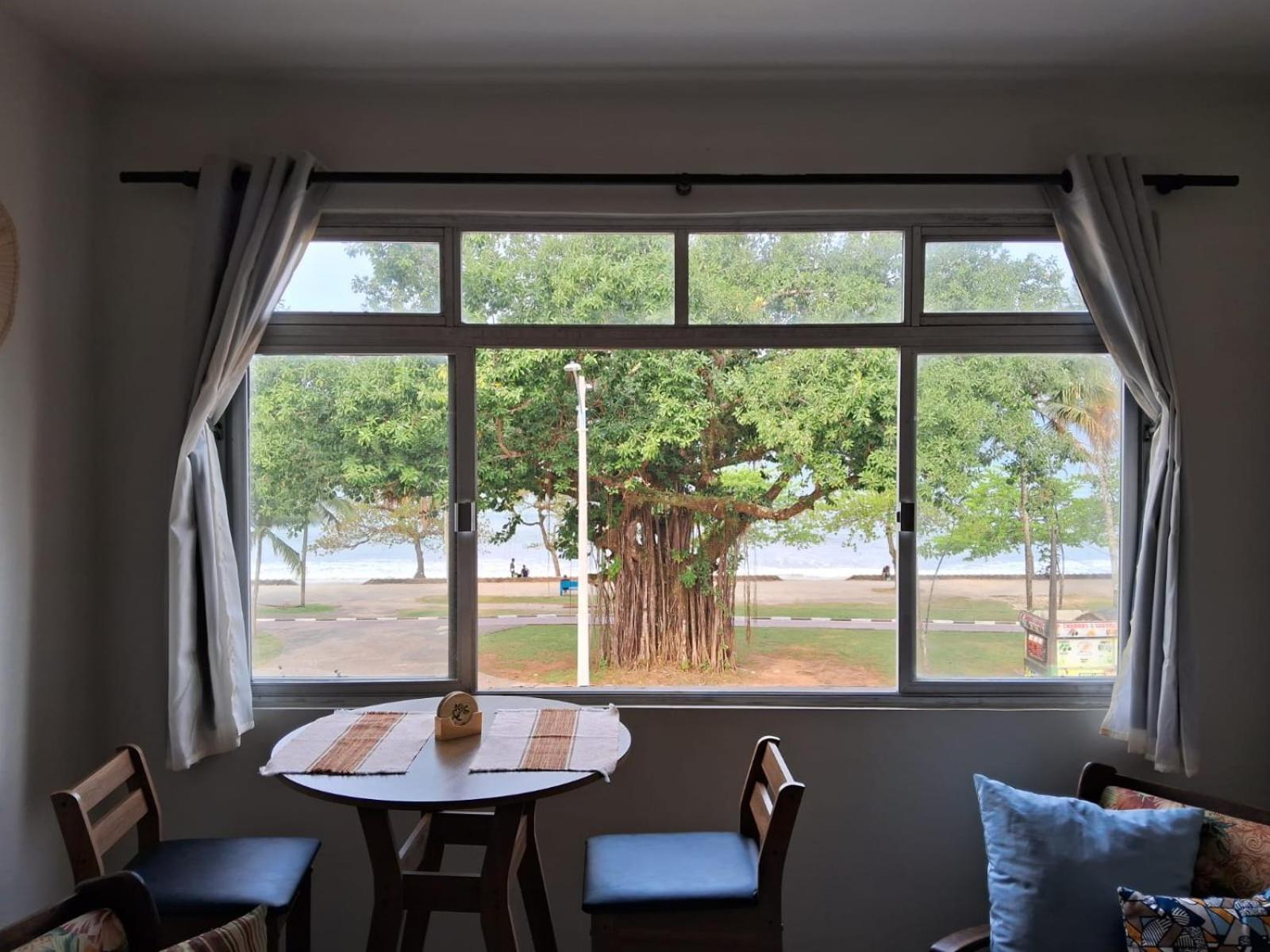 Com Vista Pro Mar No Centro De - 2 Quartos E Cozinha Completa * Ubatuba