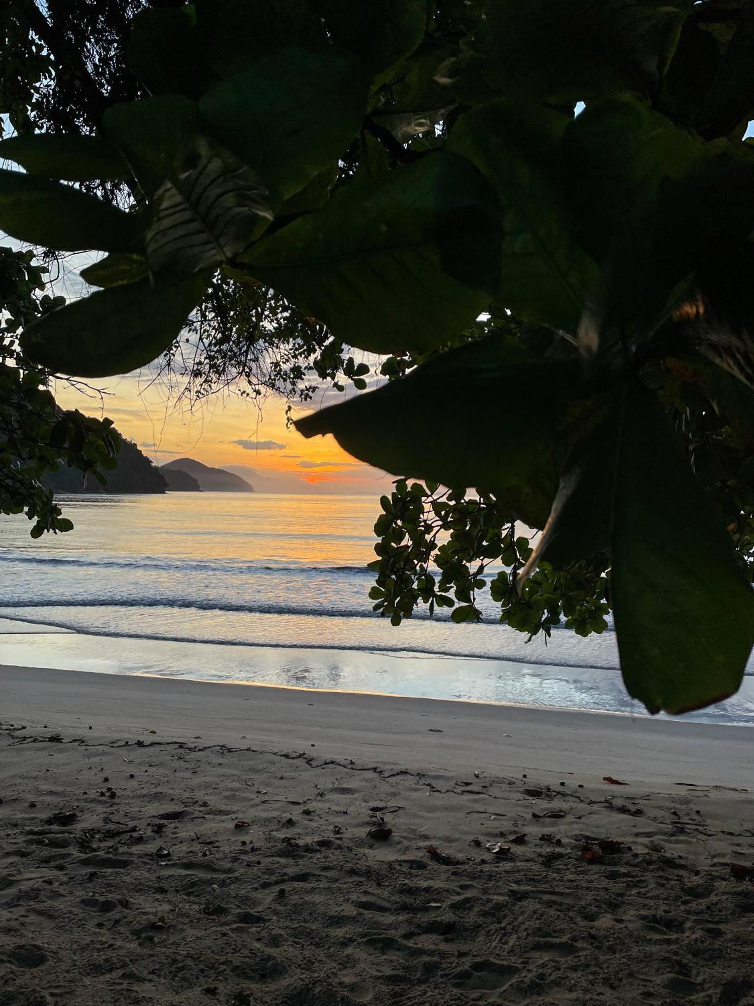 Apartamento Com Vista Pro Mar No Centro De - 2 Quartos E Cozinha Completa Ubatuba