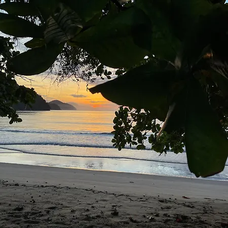 Apartamento Com Vista Pro Mar No Centro De Ubatuba - 2 Quartos E Cozinha Completa Exterior photo