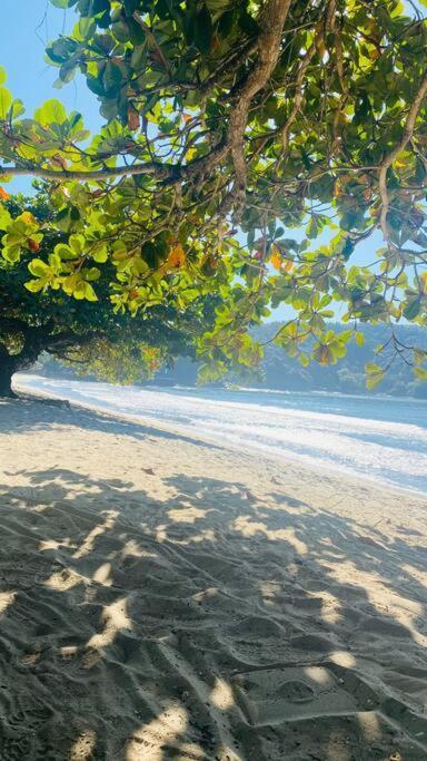 Com Vista Pro Mar No Centro De - 2 Quartos E Cozinha Completa * Ubatuba