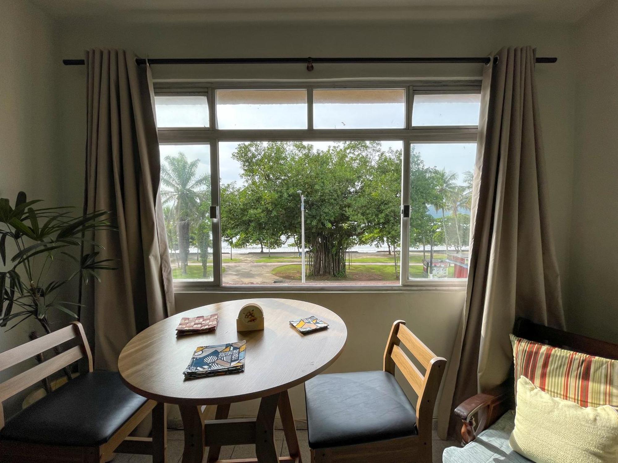 Apartamento Com Vista Pro Mar No Centro De - 2 Quartos E Cozinha Completa Ubatuba