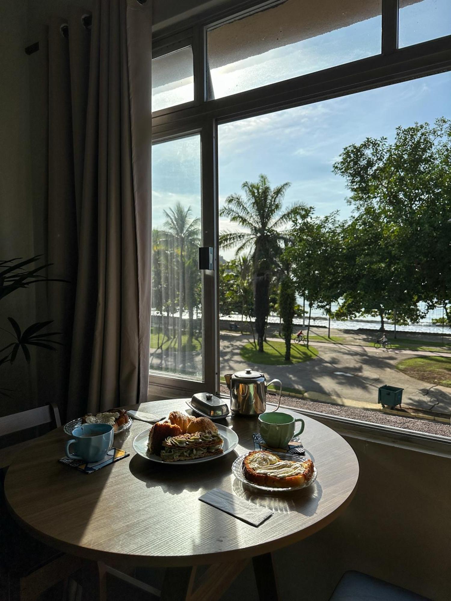Apartamento Com Vista Pro Mar No Centro De - 2 Quartos E Cozinha Completa Ubatuba
